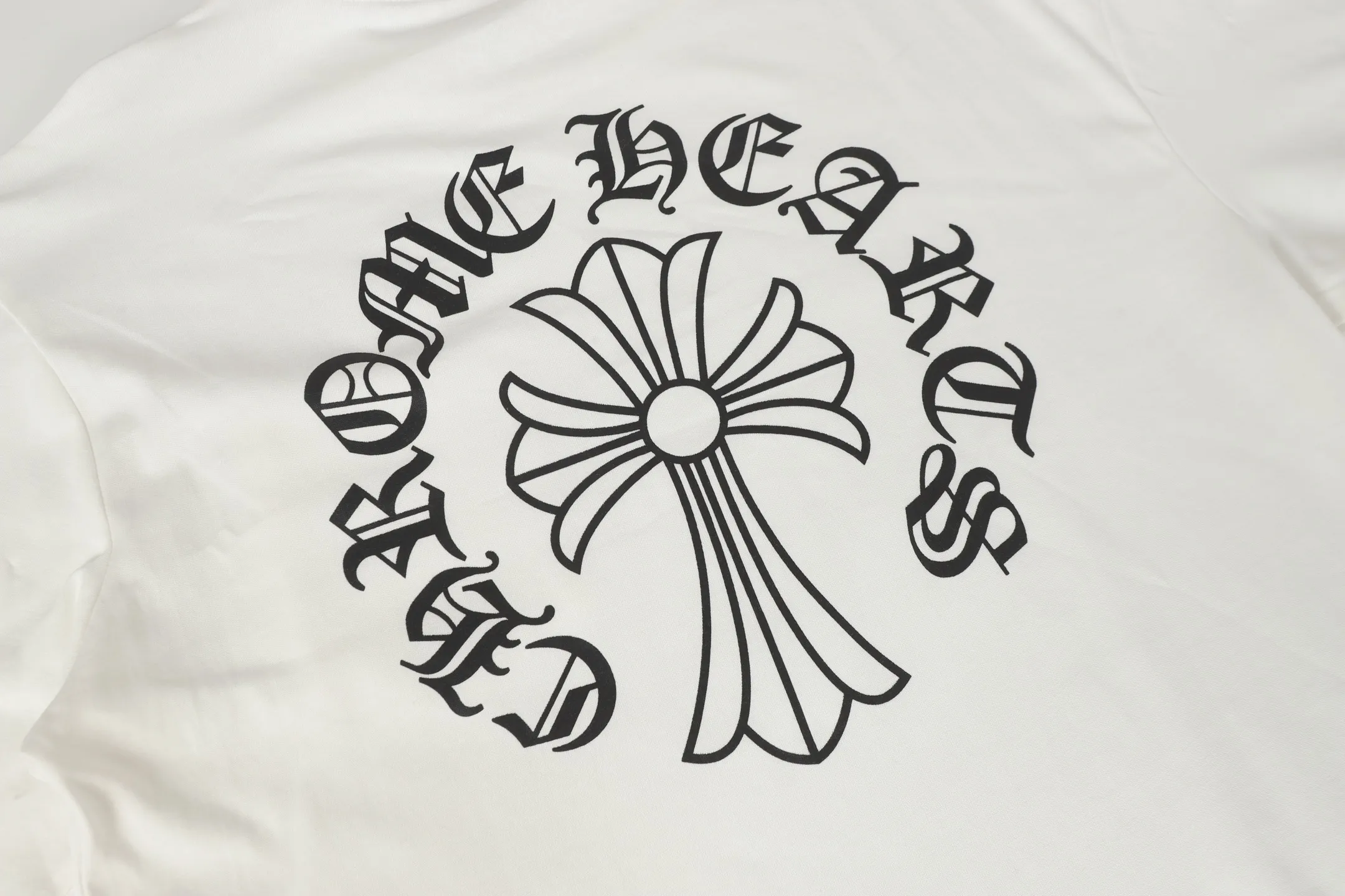 P150 cross-border model, please do not place an order if you pursue perfection -Chrome Hearts/Chrome Hearts 23ss cross✝️Sanskrit printed popular long-sleeved T-shirt -High weight, high density and high quality, soft, delicate and skin-friendly wool, soft and silky to the touch, excellent warmth and skin-friendly properties -Customized weaving and dyeing, no color difference, no matter the fabric or workmanship details, beat the ordinary version on the market -Colour: black white -Size: S M L XL